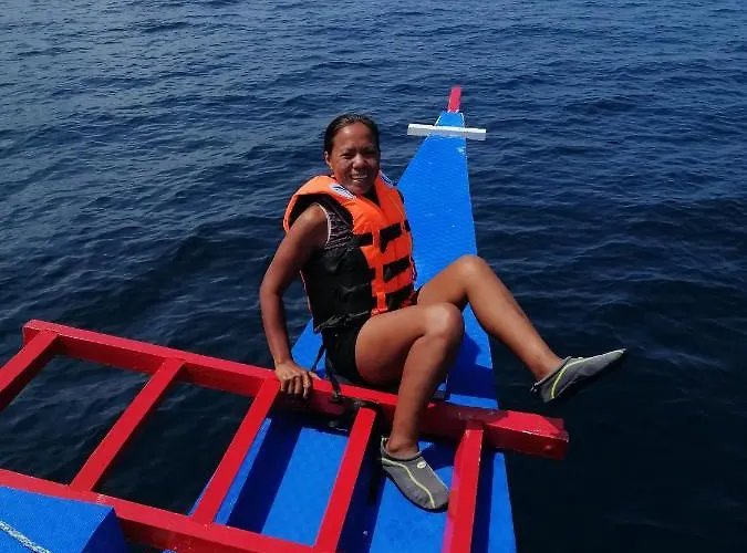 Joe'S Dawgs Staycation And Tourist Boat Rental * Moalboal