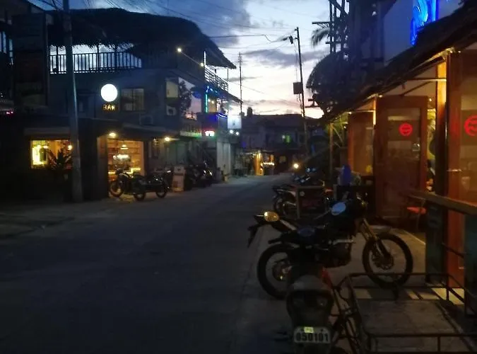 Hostel Joe'S Dawgs Staycation And Tourist Boat Rental