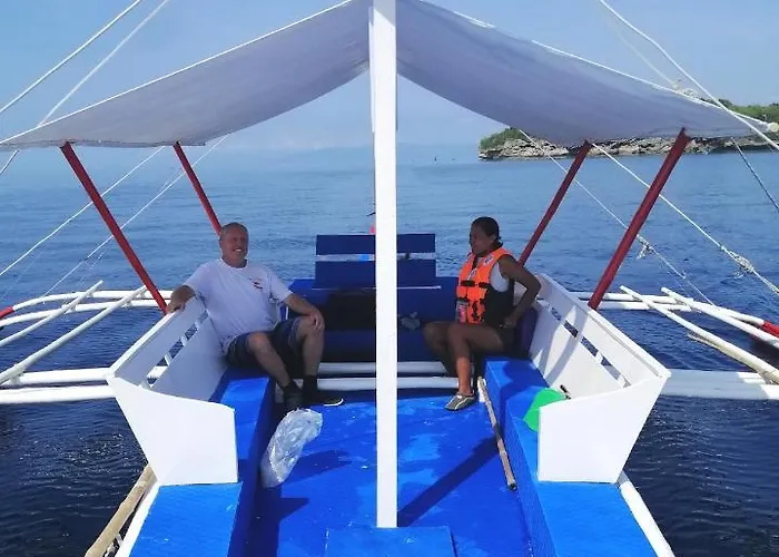 Hostel Joe'S Dawgs Staycation And Tourist Boat Rental