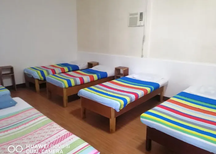 Hostel Joe'S Dawgs Staycation And Tourist Boat Rental